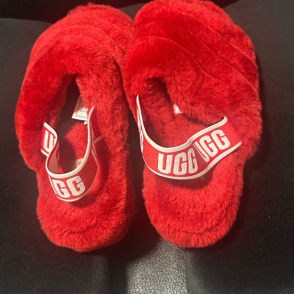 🆕 UGG Yeah Fluff Slippers - 6